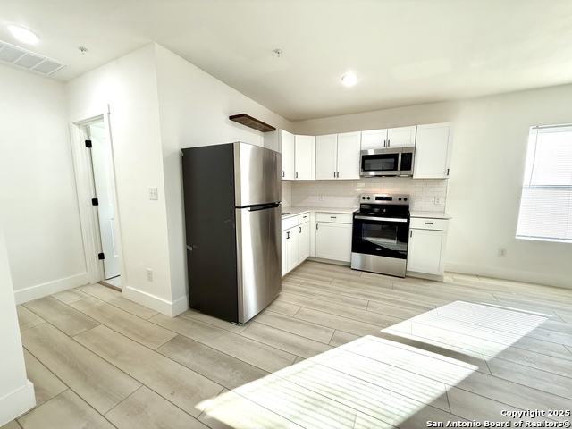 Image 7 of 23 For 2204 San Antonio W 5