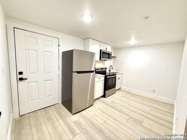 Image 3 of 24 For 2204 San Antonio W 2