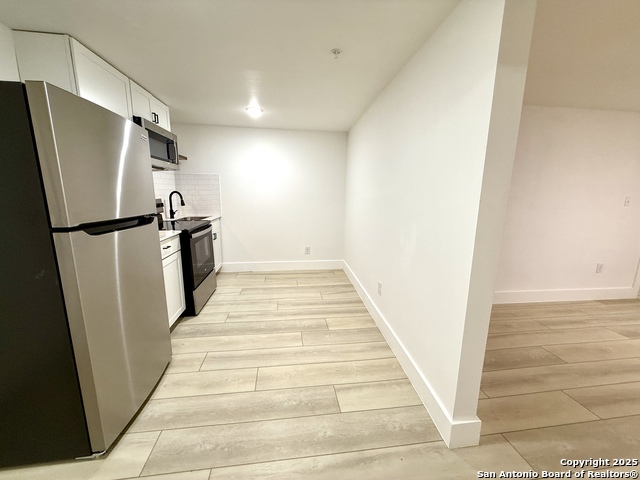 Image 6 of 24 For 2204 San Antonio W 2
