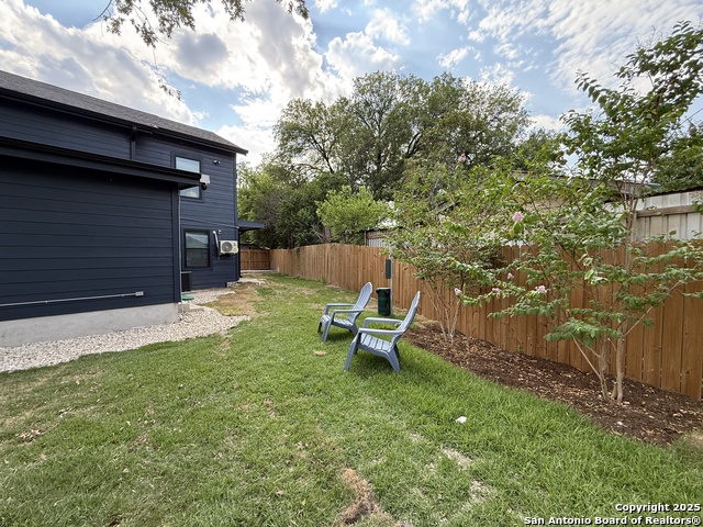 Image 16 of 23 For 2204 San Antonio W 6