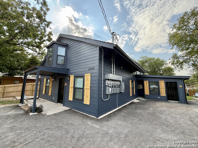 Image 19 of 23 For 2204 San Antonio W 6