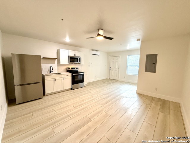 Image 2 of 23 For 2204 San Antonio W 6