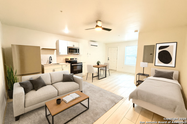 Image 3 of 23 For 2204 San Antonio W 6