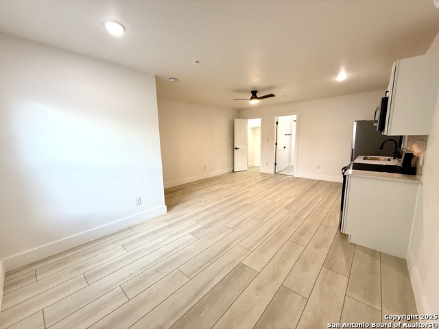Image 4 of 23 For 2204 San Antonio W 6
