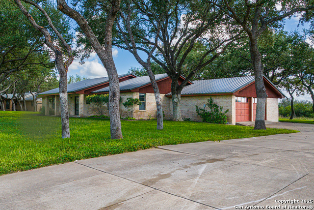 Details for 6 Windridge  , Beeville, TX 78102
