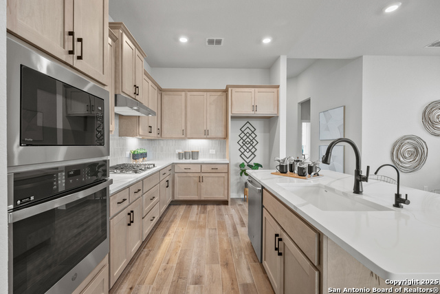 Image 9 of 21 For 2013 Shepards Street