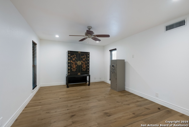 Image 18 of 27 For 11306 Shadow Path