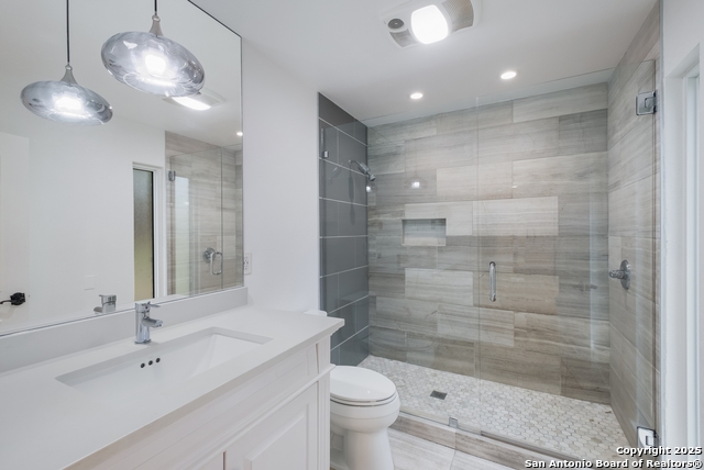 Image 19 of 27 For 11306 Shadow Path