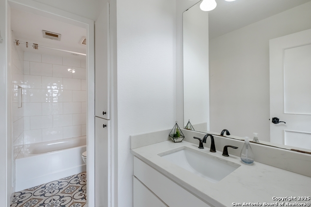 Image 21 of 27 For 11306 Shadow Path