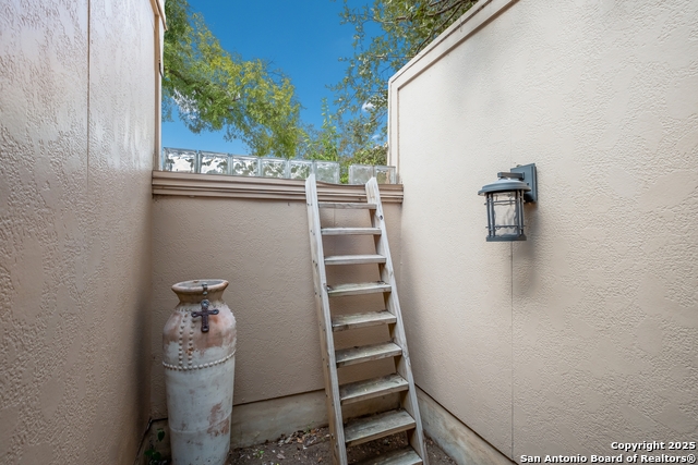 Image 23 of 27 For 11306 Shadow Path