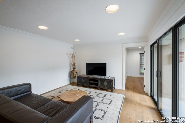 Image 9 of 27 For 11306 Shadow Path