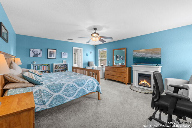 Listing photo id 11 for 11619 Greenwood Oak