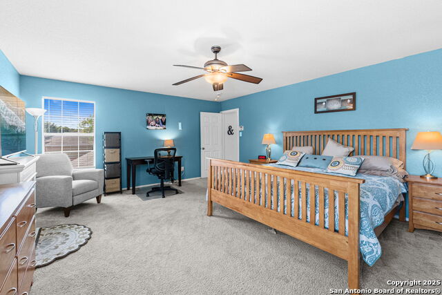 Listing photo id 14 for 11619 Greenwood Oak