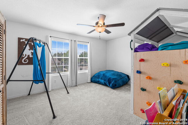 Listing photo id 15 for 11619 Greenwood Oak