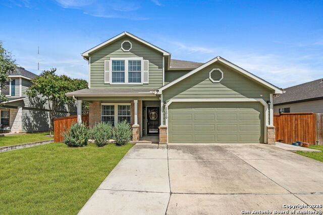 Listing photo id 0 for 11619 Greenwood Oak