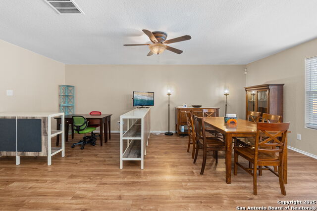 Listing photo id 5 for 11619 Greenwood Oak