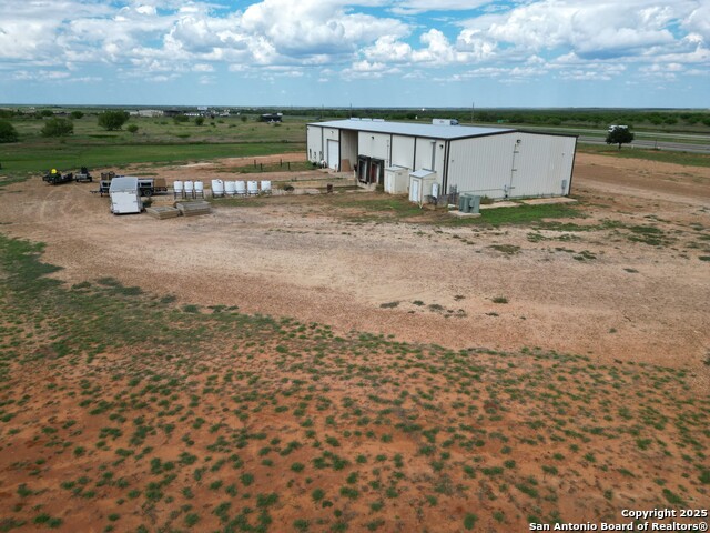 Image 14 of 50 For 13688 I-35 S