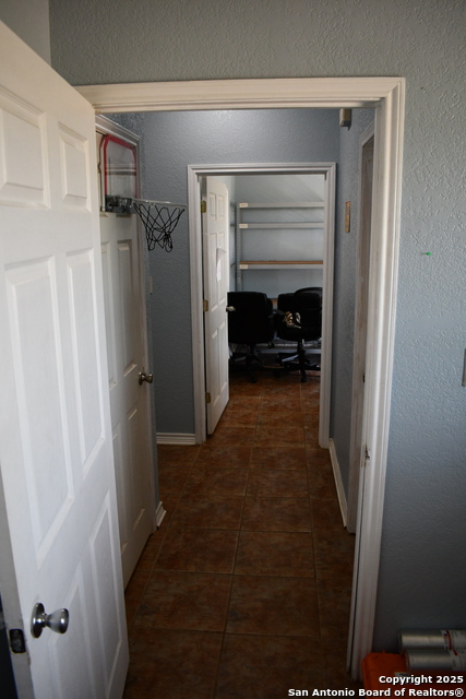 Image 24 of 50 For 13688 I-35 S