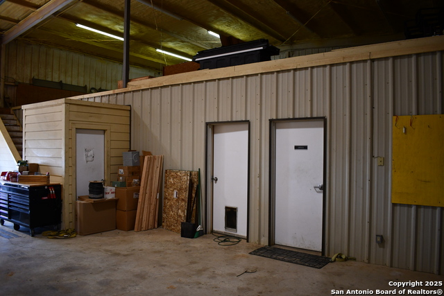 Image 38 of 50 For 13688 I-35 S