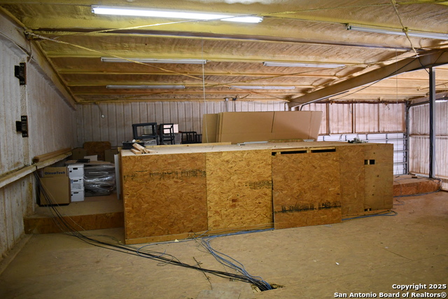 Image 41 of 50 For 13688 I-35 S