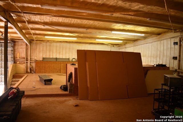 Image 43 of 50 For 13688 I-35 S