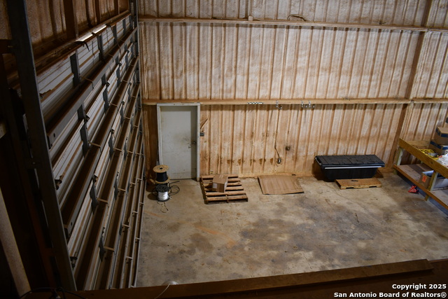 Image 45 of 50 For 13688 I-35 S