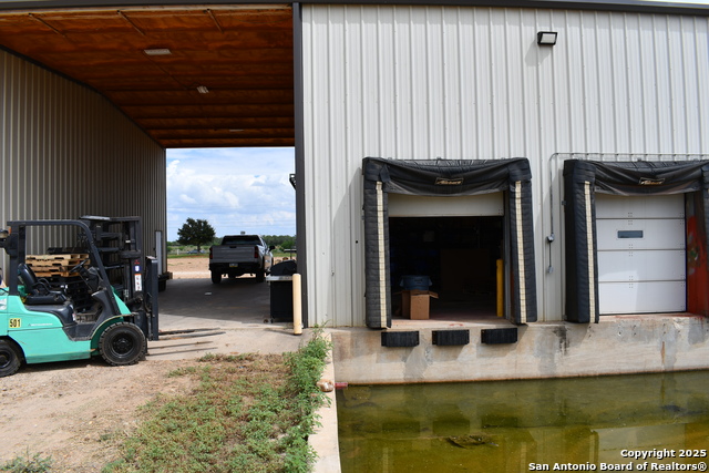 Image 48 of 50 For 13688 I-35 S