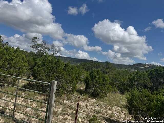 Details for 2652 Dead Poacher, Bandera, TX 78003