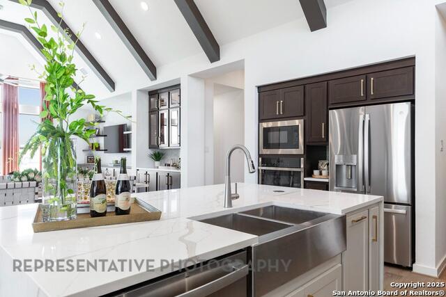Listing photo id 8 for 8109 Chalk Trace