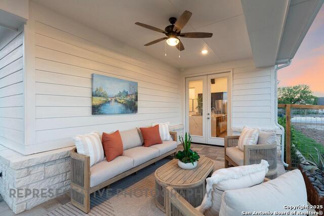 Listing photo id 37 for 8109 Chalk Trace