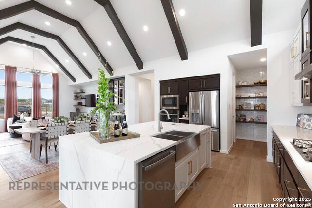 Listing photo id 4 for 8109 Chalk Trace