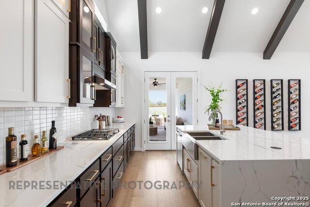 Listing photo id 5 for 8109 Chalk Trace