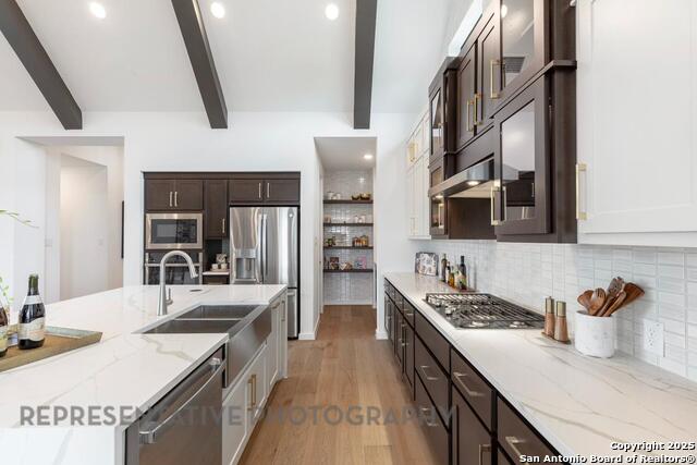 Listing photo id 7 for 8109 Chalk Trace