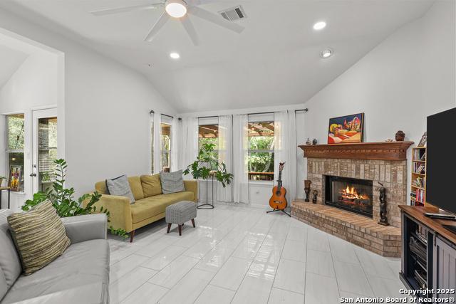 Image 11 of 52 For 10903 Wilson Oaks