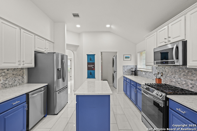 Image 15 of 52 For 10903 Wilson Oaks