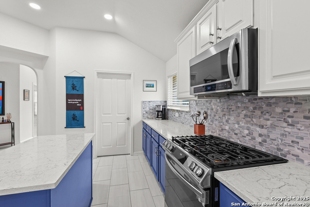 Image 16 of 52 For 10903 Wilson Oaks