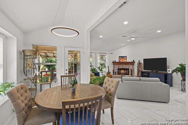 Image 20 of 52 For 10903 Wilson Oaks