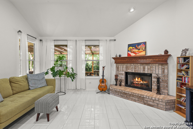 Image 21 of 52 For 10903 Wilson Oaks