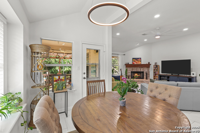 Image 23 of 52 For 10903 Wilson Oaks