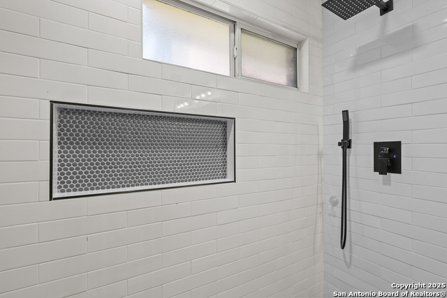 Image 32 of 52 For 10903 Wilson Oaks