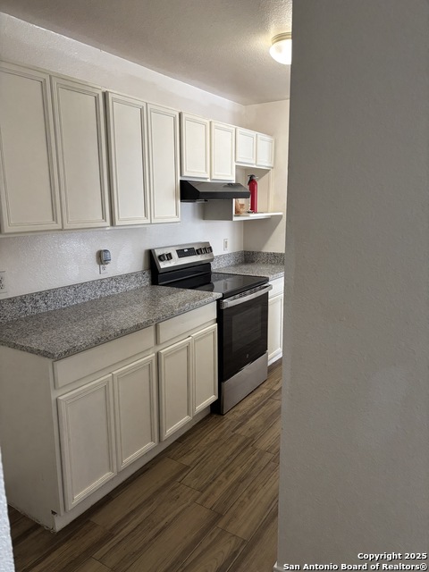 Image 10 of 22 For 6313 Green Top Dr