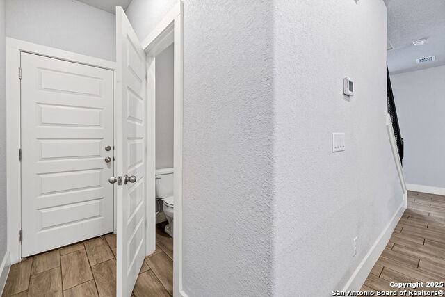 Image 18 of 44 For 16011 Babcock #9