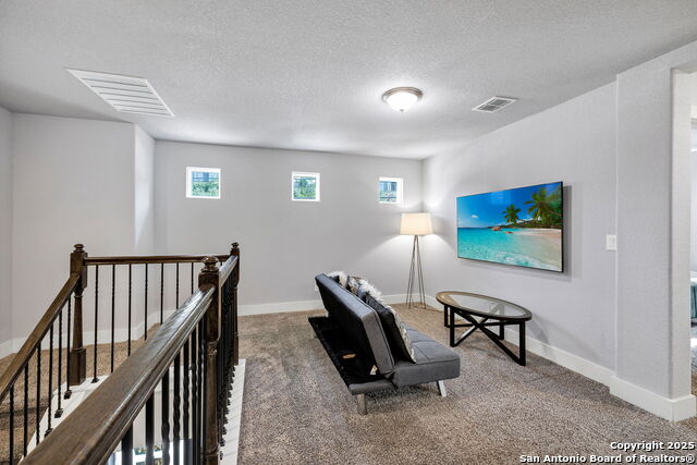 Image 24 of 44 For 16011 Babcock #9