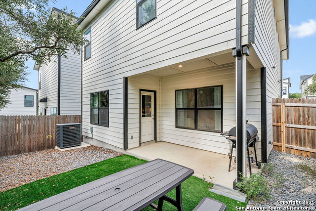 Image 42 of 44 For 16011 Babcock #9