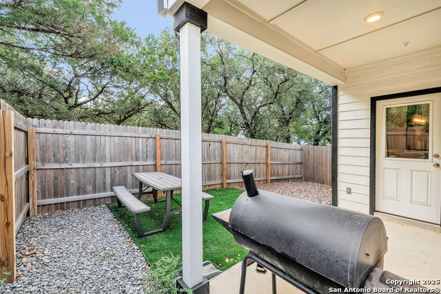 Image 44 of 44 For 16011 Babcock #9