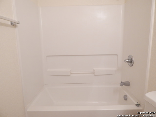 Listing photo id 12 for 407 Orchard Willow