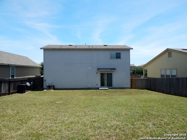 Listing photo id 17 for 407 Orchard Willow