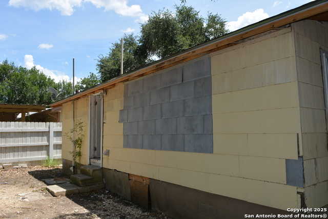 Listing photo id 12 for 241 Peabody