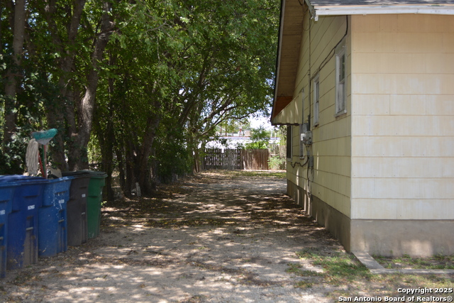 Listing photo id 14 for 241 Peabody
