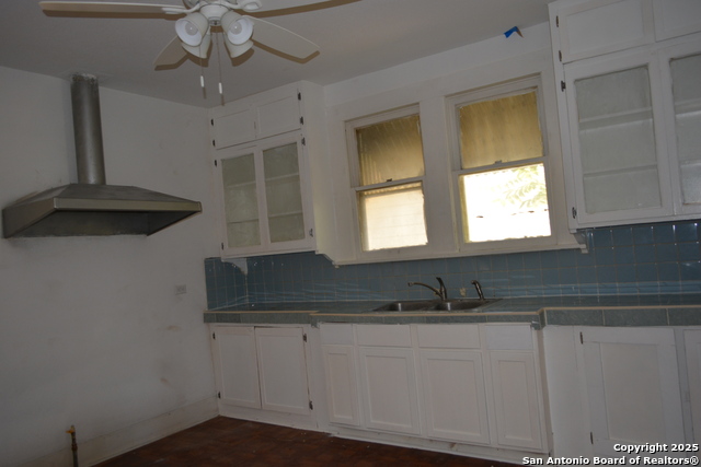 Listing photo id 3 for 241 Peabody